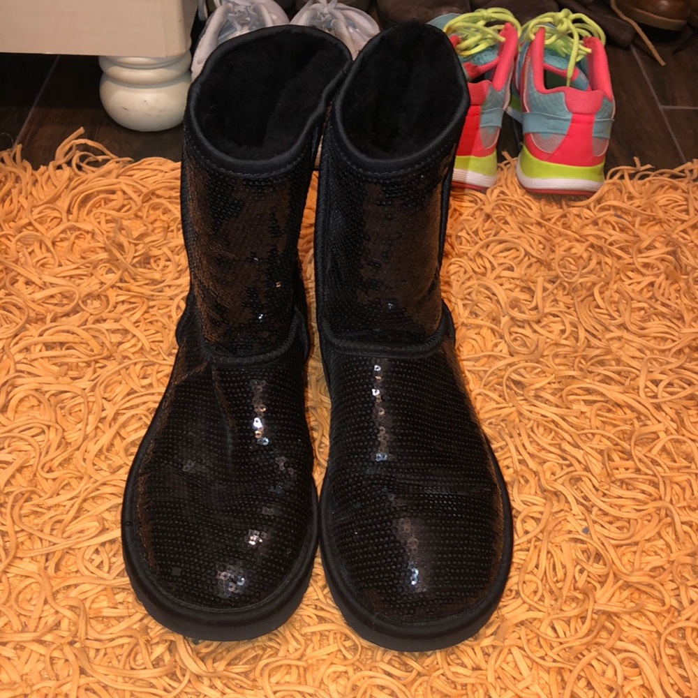 Like new sparkle uggs